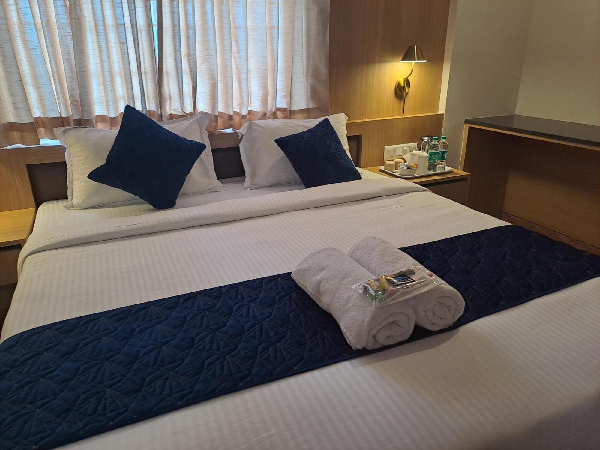 Sky Inn Mysore Extérieur photo