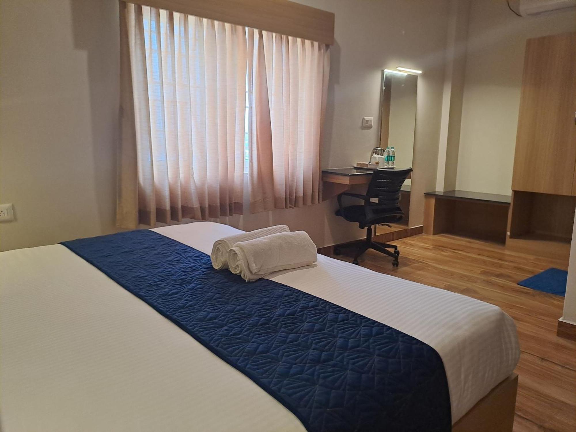Sky Inn Mysore Extérieur photo