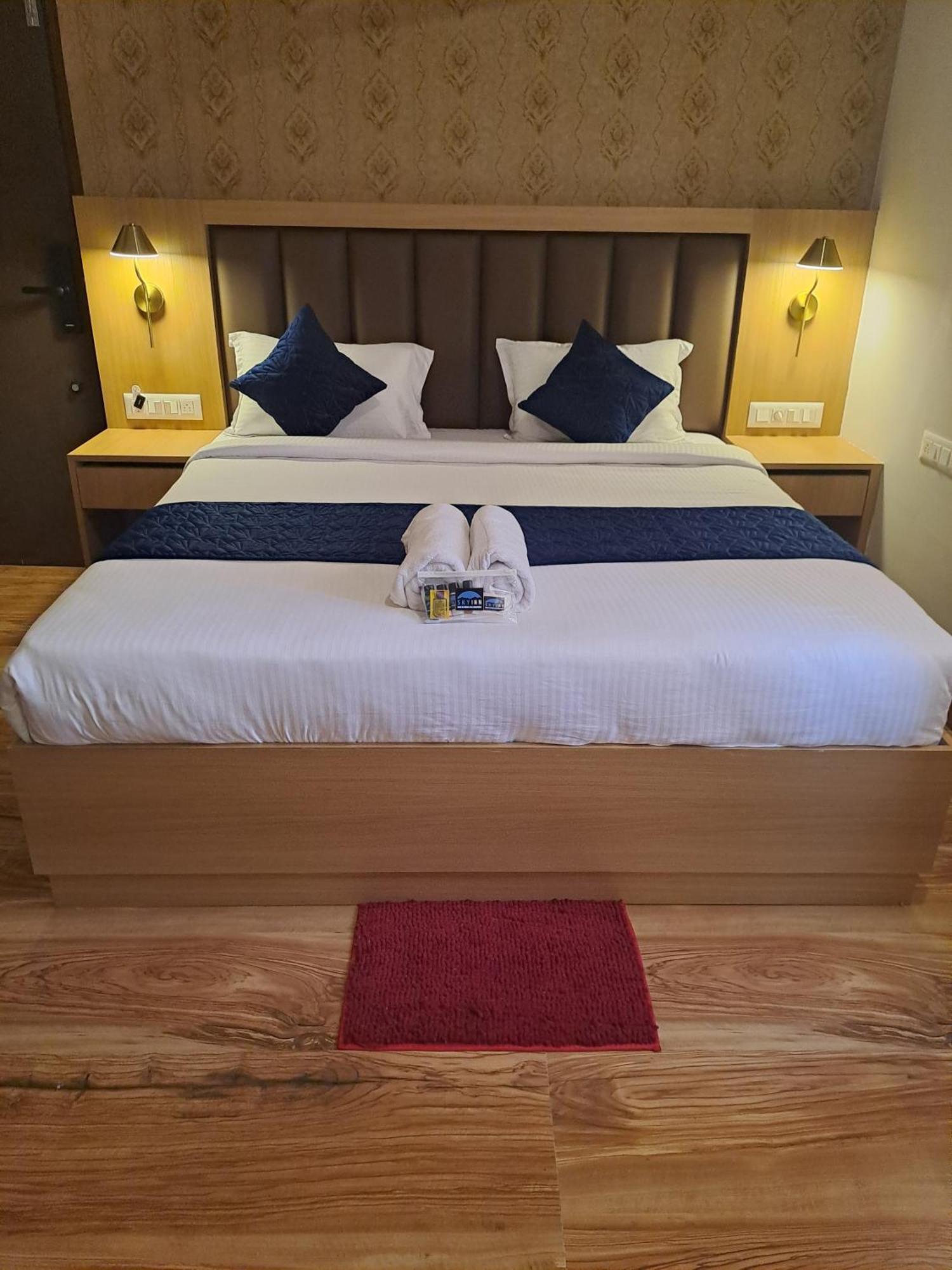 Sky Inn Mysore Extérieur photo