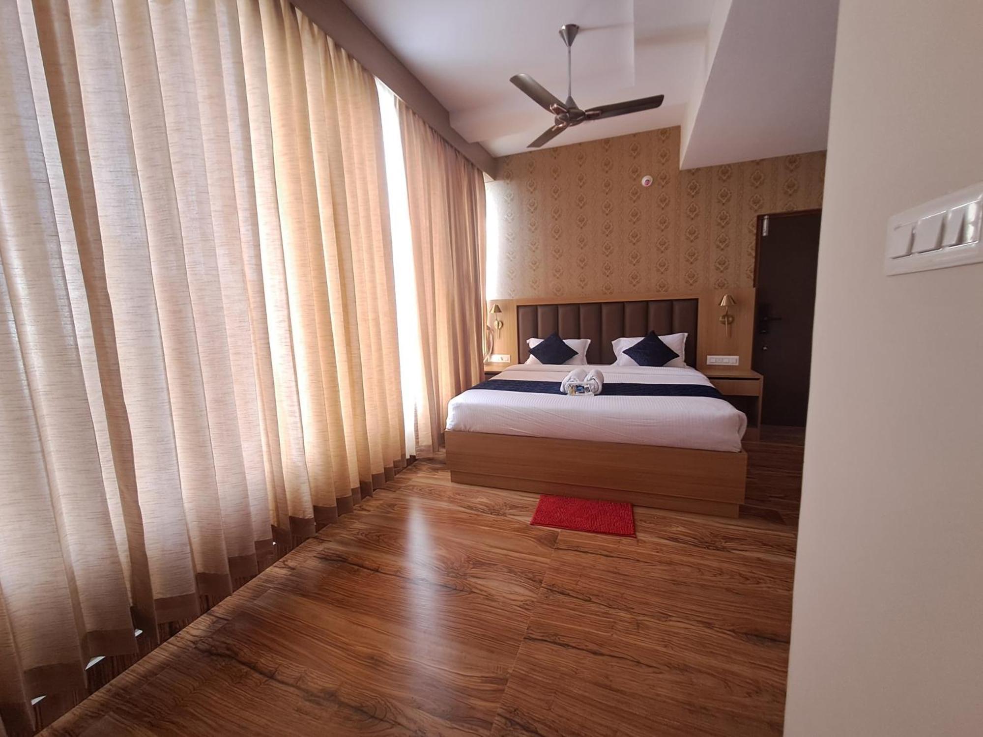 Sky Inn Mysore Extérieur photo