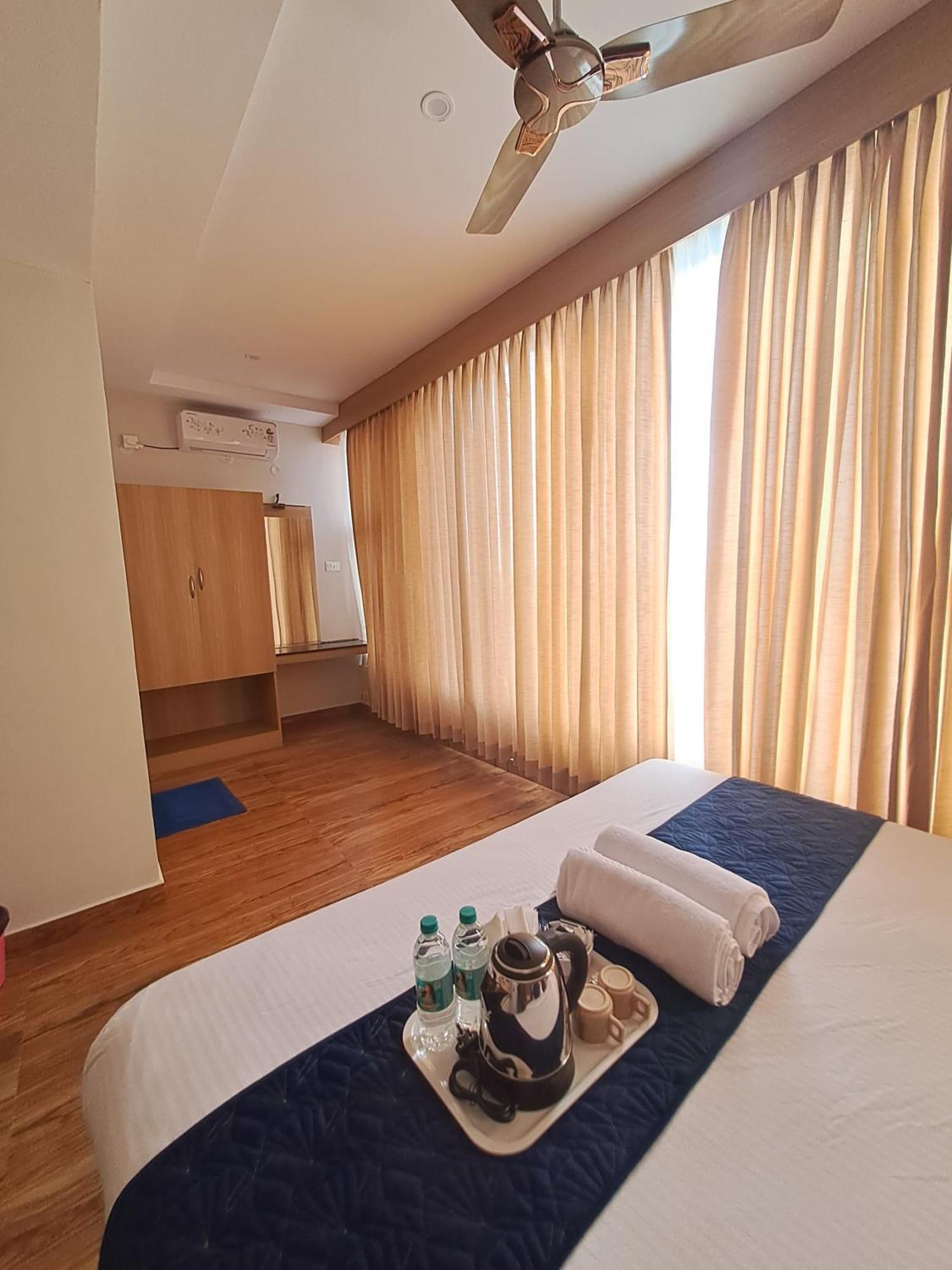 Sky Inn Mysore Extérieur photo