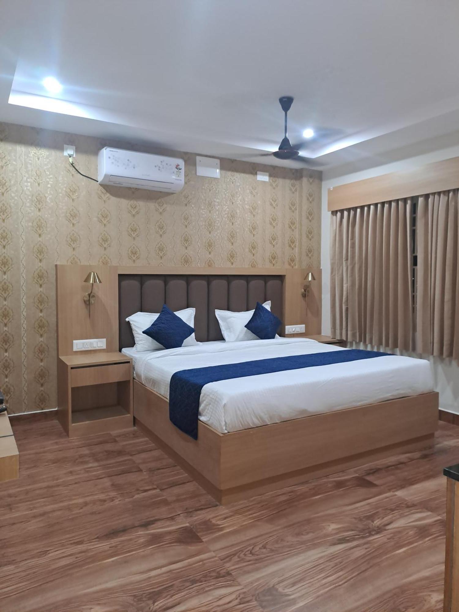 Sky Inn Mysore Extérieur photo
